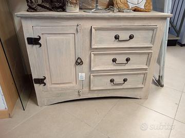 credenza bassa stile shabby