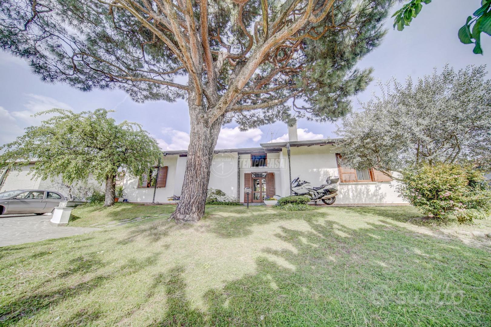 VILLA SINGOLA CON 3 CAMERE DA LETTO SU UNICO LIVEL - Vista 3