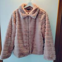 Giacca in finta pelliccia colore rosa