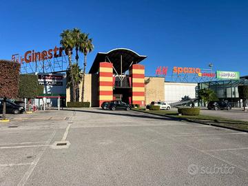 negozio Centro Commerciale Le Ginestre