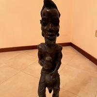 Statua in legno africana