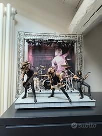 ACTION FIGURE METALLICA MC FARLANE con palco (luci