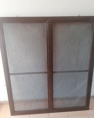Mobile porta gabbie per uccelli
