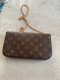 Pochette.
