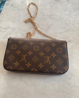 Pochette.