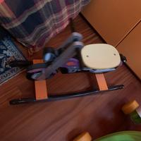 Cavallino a dondolo in legno