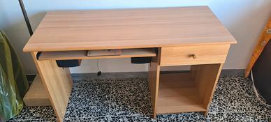 Scrivania porta pc color ciliegio