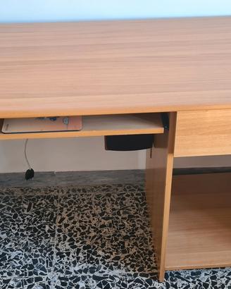 Scrivania porta pc color ciliegio