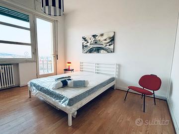 Panoramico vista mare piano alto