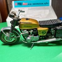 Modello honda 750 anni '70