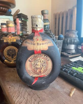 Vecchia romagna etichetta oro