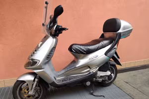 Skipper Piaggio 150cc con pezzi di ricambio