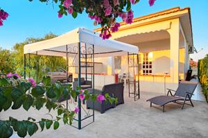 A Due Passi Dal Mare "Casa Vacanza Marzamò"