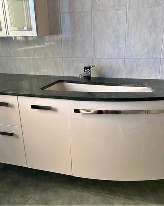 Mobile da bagno sospeso