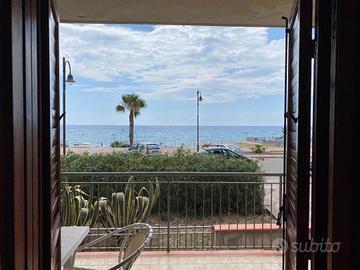 Appartamento a mare arredato