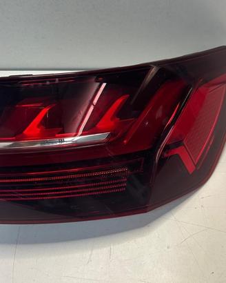 Fanale luce freccia dinamica audi a4 b9 2023
