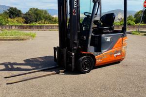 CARRELLO ELEVATORE ELETTRICO TOYOTA TRAIGO 18 AC