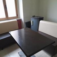 tavolo e due poltroncine