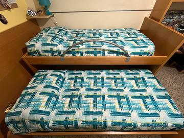 Letto a castello scorrevole con materassi