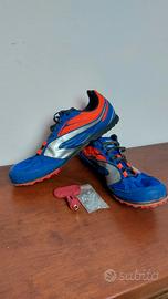 Scarpe running at cross chiodate