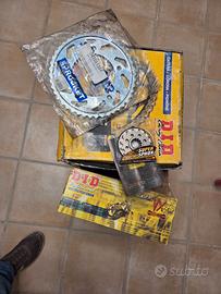 Kit catena corona+2 pignone Hornet 200 2006 NUOVO