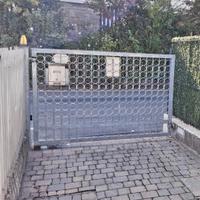 Cancello zincato con automazione Elvox completa