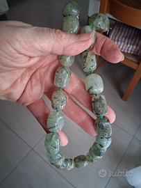 collana di pietre Prehnite