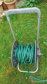 CARELLO PER GIARDINO CON TUBO DI IRRIGAZIONE