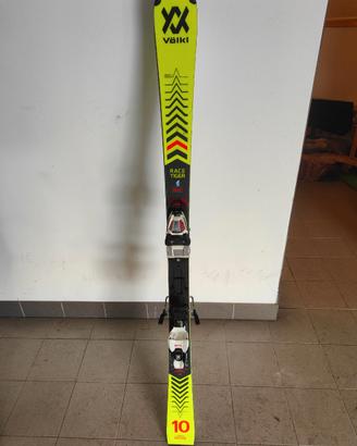 Sci slalom volkl 136 cm