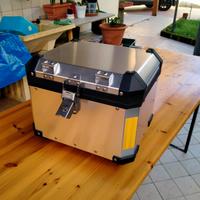 Bauletto con schienale GIVI + piastra