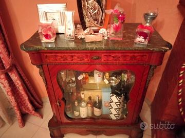 Vetrina e consolle con specchio