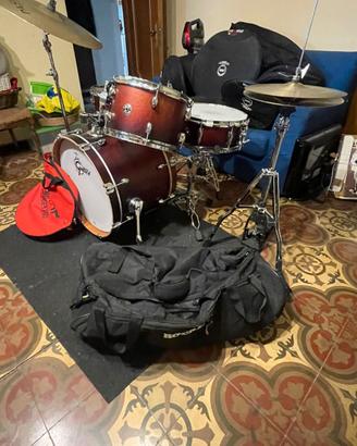 Gretsch Catalina Club Jazz 18" Gloss Crimson Burst