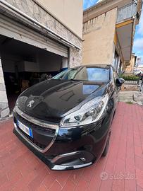 Peugeot 208 gt line nera