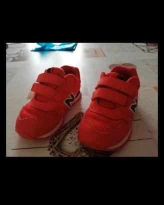 scarpe bimbo sportive  rosse. 