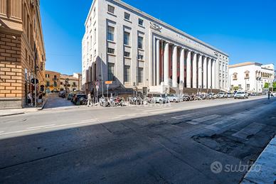 Locale Commerciale mq 404 con 14 vetrine via Roma