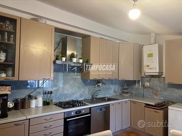 4 LOCALI CON TERRAZZO E BOX