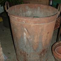 Antico calderone per fare formaggio