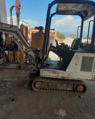 Mini escavatore BOB CAT X 320