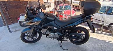moto Suzuki v strom 650 