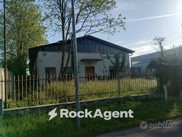 Immobile di 535 m² con più di 5 locali a Mantova