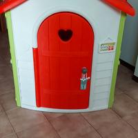 casetta SMOBY POCO USATO COME NUOVO