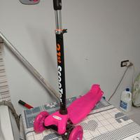 Monopattino bimba a tre ruote