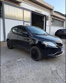 Lancia Ypsilon 0.9 TwinAir 85 CV 5 porte Metano Ec