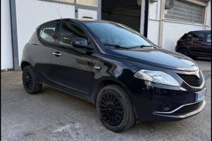 Lancia Ypsilon 0.9 TwinAir 85 CV 5 porte Metano Ec