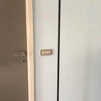 Lampada nera da terra