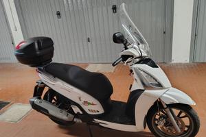 Kymco People 300 GTI 