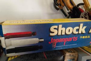 Ammortizzatori posteriori Nissan King Cab