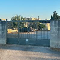 Posti Auto/Furgone esterni e Moto/Scooter interni