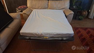 Divano letto 3 posti in pelle, usato, Natuzzi.