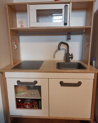 Cucina giocattolo 
